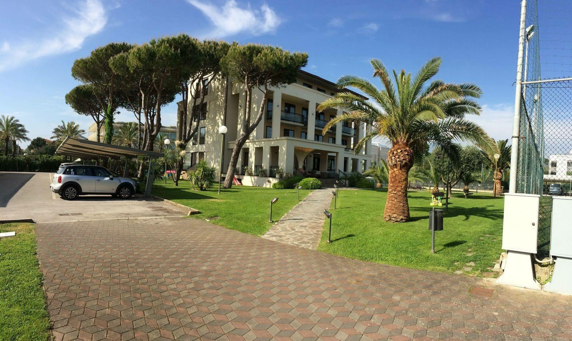 Hotel Caesar Residence&SPA Lido di Camaiore Exterior foto